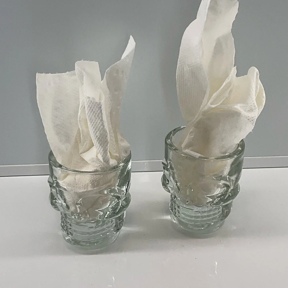 UNBRANDED Skull Shot Glasses Set of 2 Halloween Party Figural